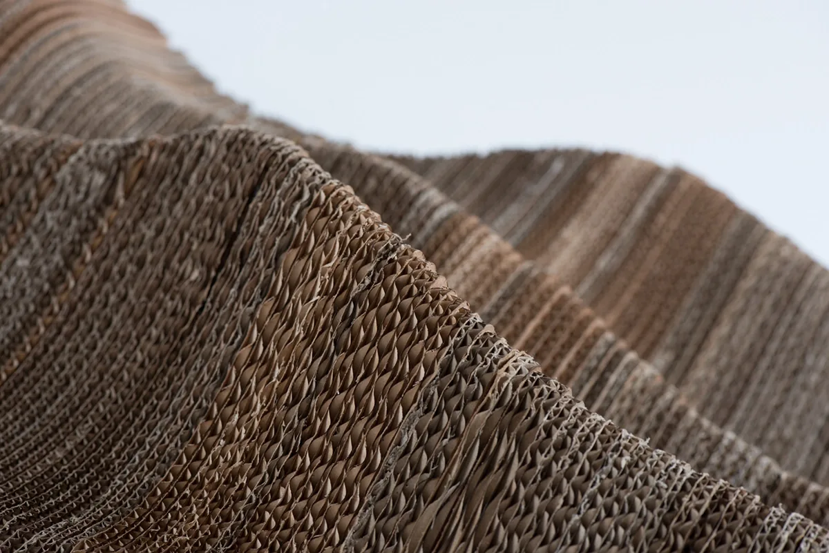 Toile textile en relief, plissée en vagues aux nuances brunes