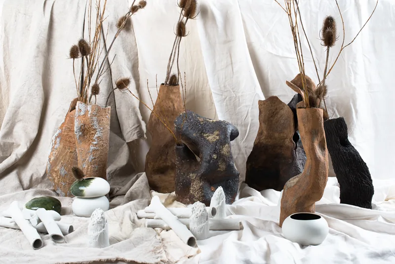 DMA 2018 - CéramiqueLa terre, matière à sensations : des textures céramiques qui réveillent les souvenirs.