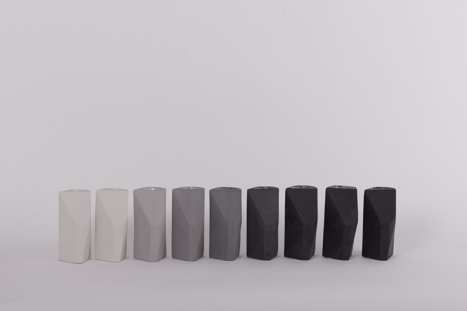 Céramique : monochrome, le gris Céramique : monochrome, le gris