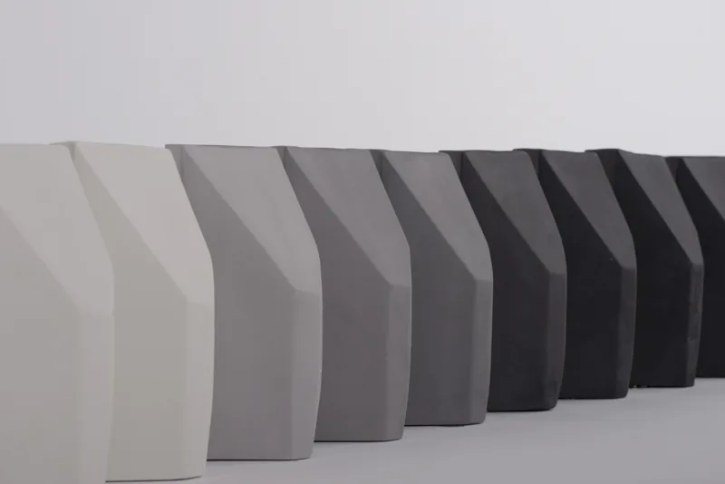 DMA 2019 - CéramiqueLe monochrome : matérialiser les nuances du gris dans la terre.