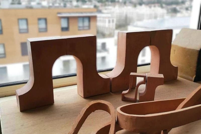 DNMADe 2019/22 - Parcours céramiqueModule Z : une brique en terre contemporaine, entre construction et décor.
