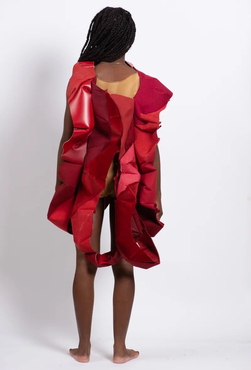 DNMADe 2019/22 - Parcours textileDébordement d’intimité : un vestiaire d’outils d’expression textile.