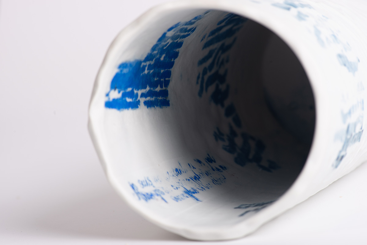 Fléchir pour les maux, N°3, porcelaine et oxyde de cobalt bas rouleau
