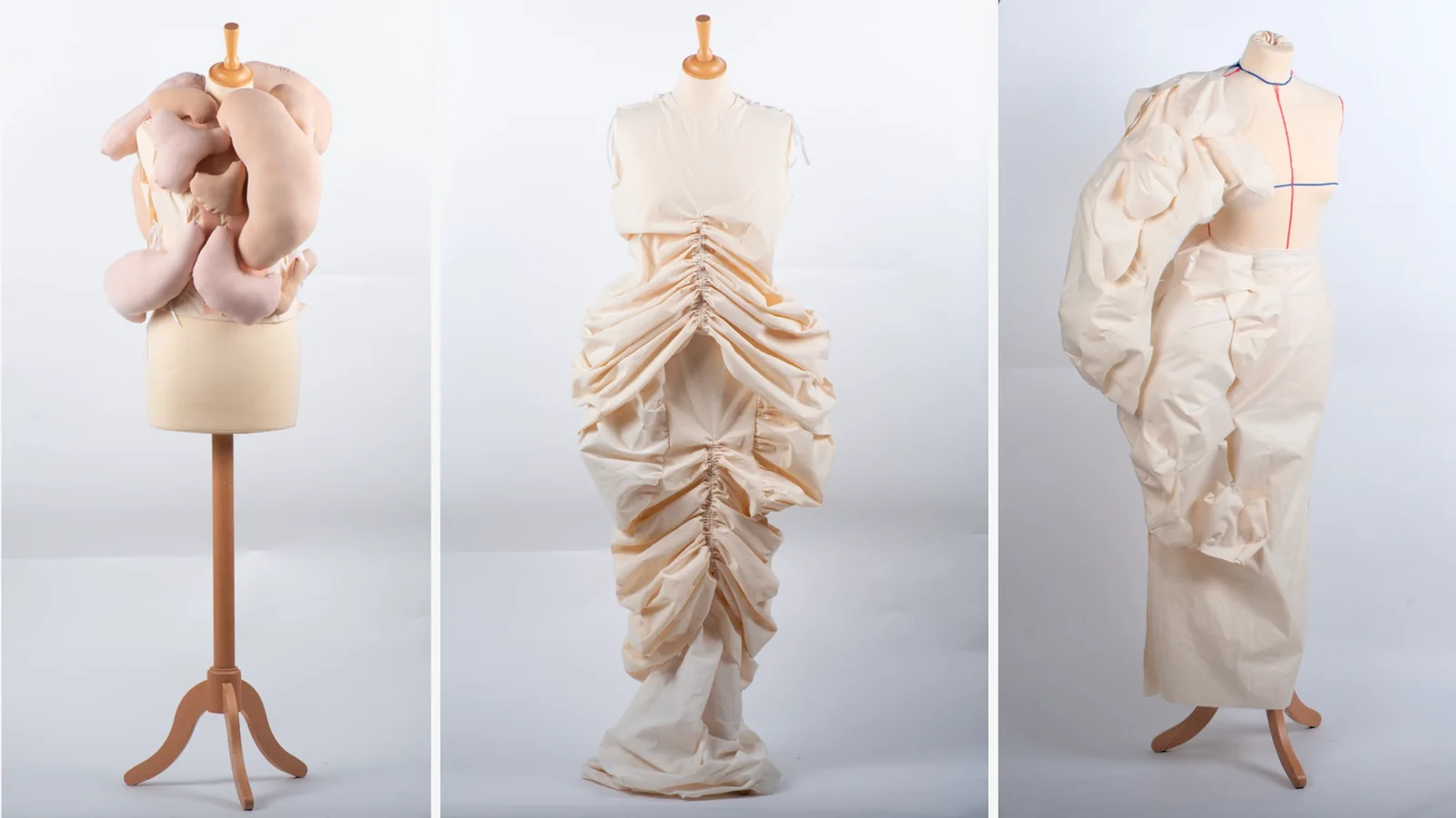 Trois modèles développés à l’échelle 1 en toile sur mannequin