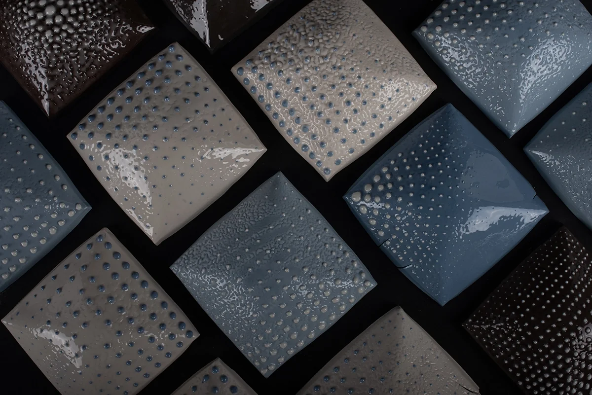 Carreaux de parement en grès aux reliefs et textures variés